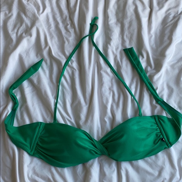 🌙3 FOR $20 
Emerald green twist bikini top- Lg - Picture 1 of 5